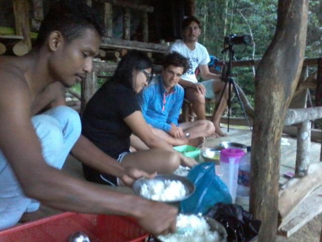Orangutantreksumatra & Lovely Jungle Lodge Only Book If You Are Treking With Us Bukit Lawang Pokoj fotografie