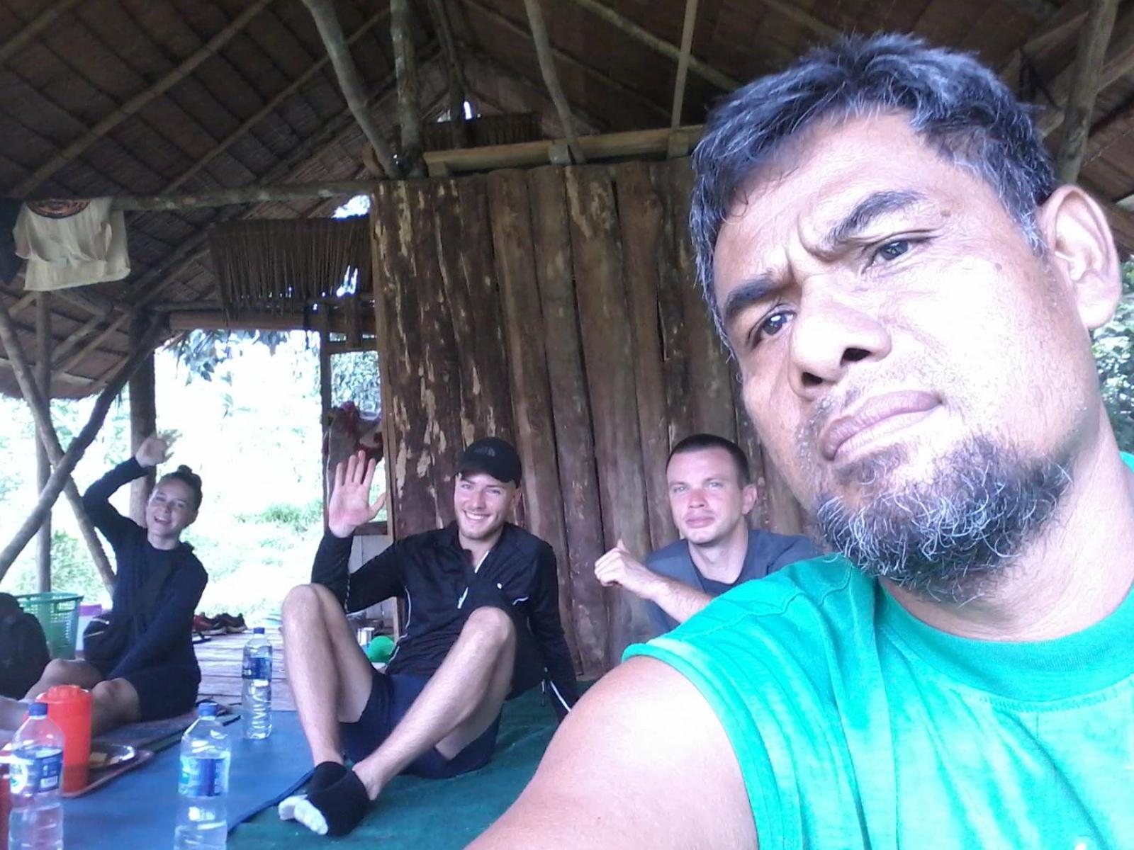 Orangutantreksumatra & Lovely Jungle Lodge Only Book If You Are Treking With Us Bukit Lawang Pokoj fotografie
