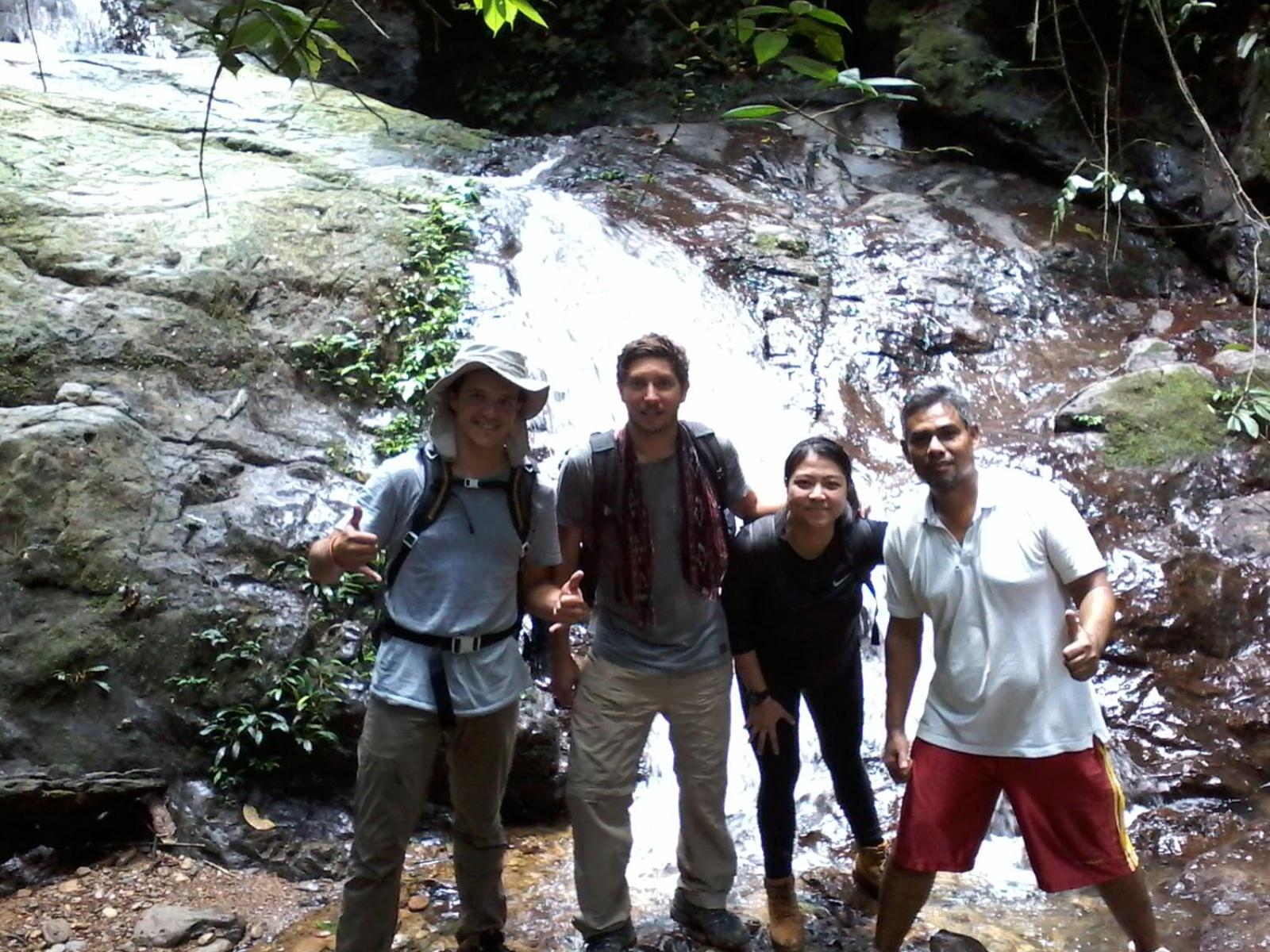 Orangutantreksumatra & Lovely Jungle Lodge Only Book If You Are Treking With Us Bukit Lawang Pokoj fotografie